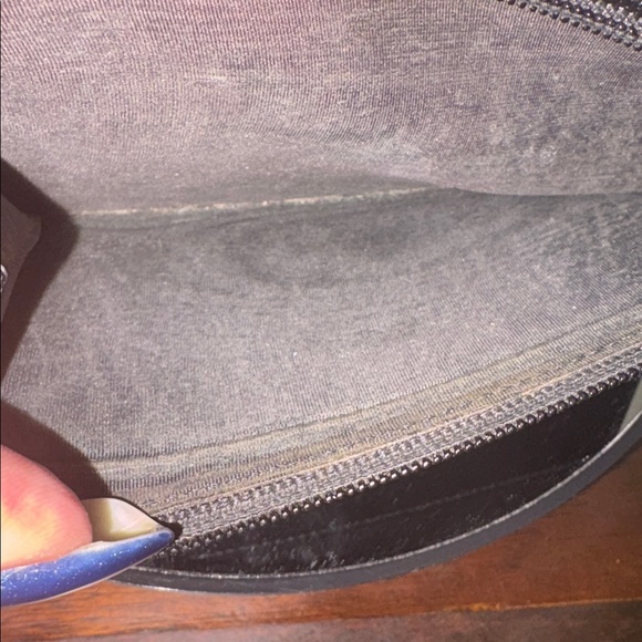 CHANEL Vintage Caviar Bi-fold Wallet in Black - Picture 13 of 14